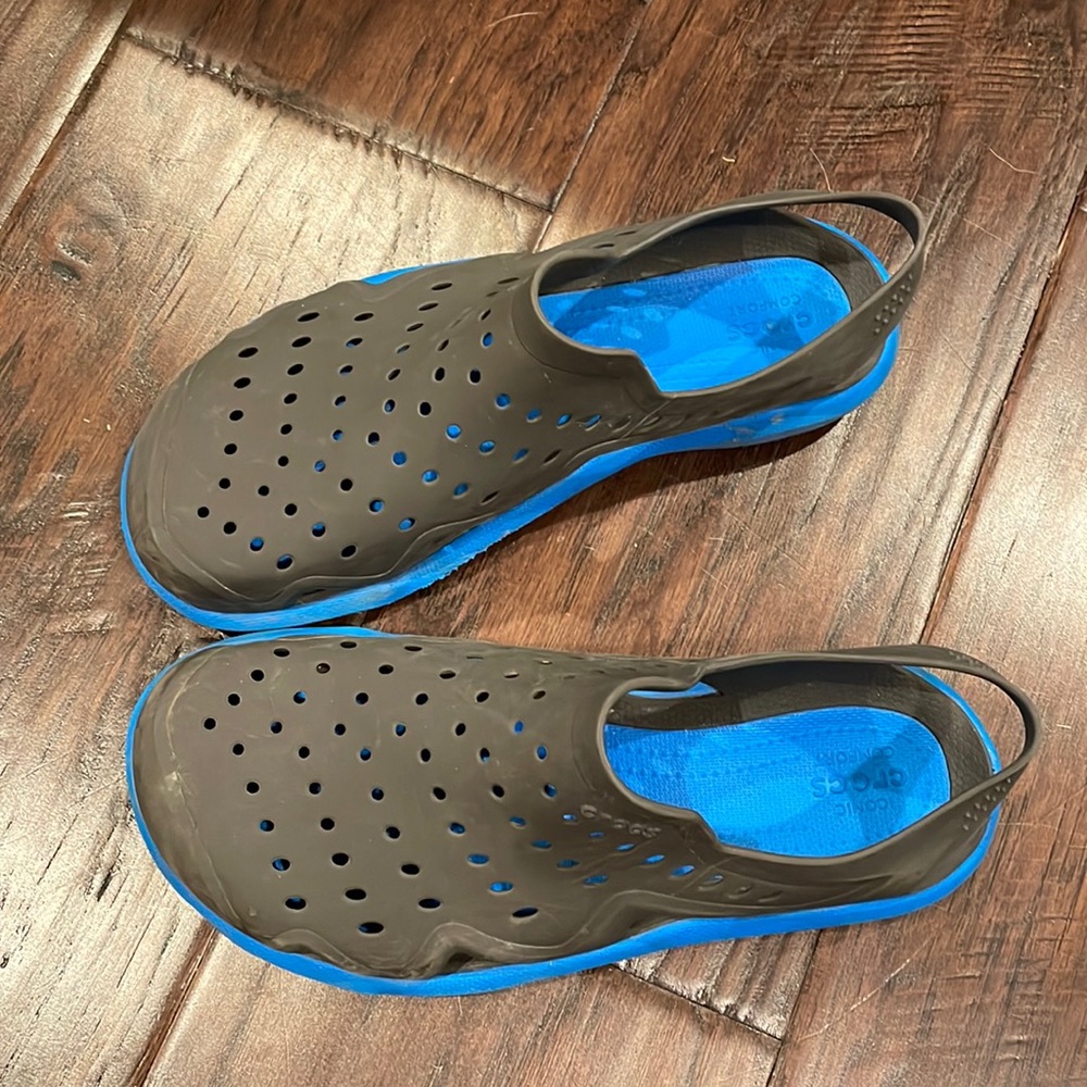 Crocs Swiftwater Wave Sandals gray Royal Blue Waterproof Sz M 5
